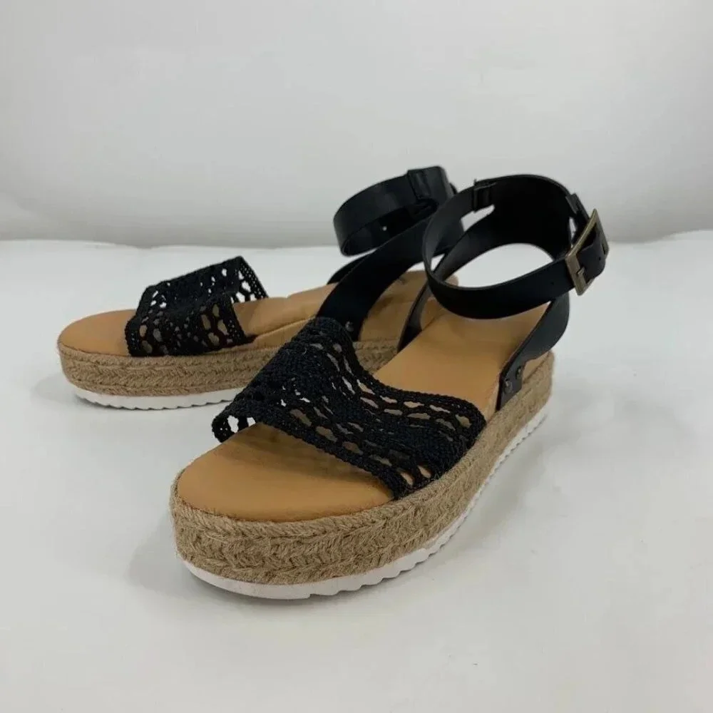 Journee Collection‎ Women's Comfort Foam Lizette Sandals Size 6.5 NWOB
